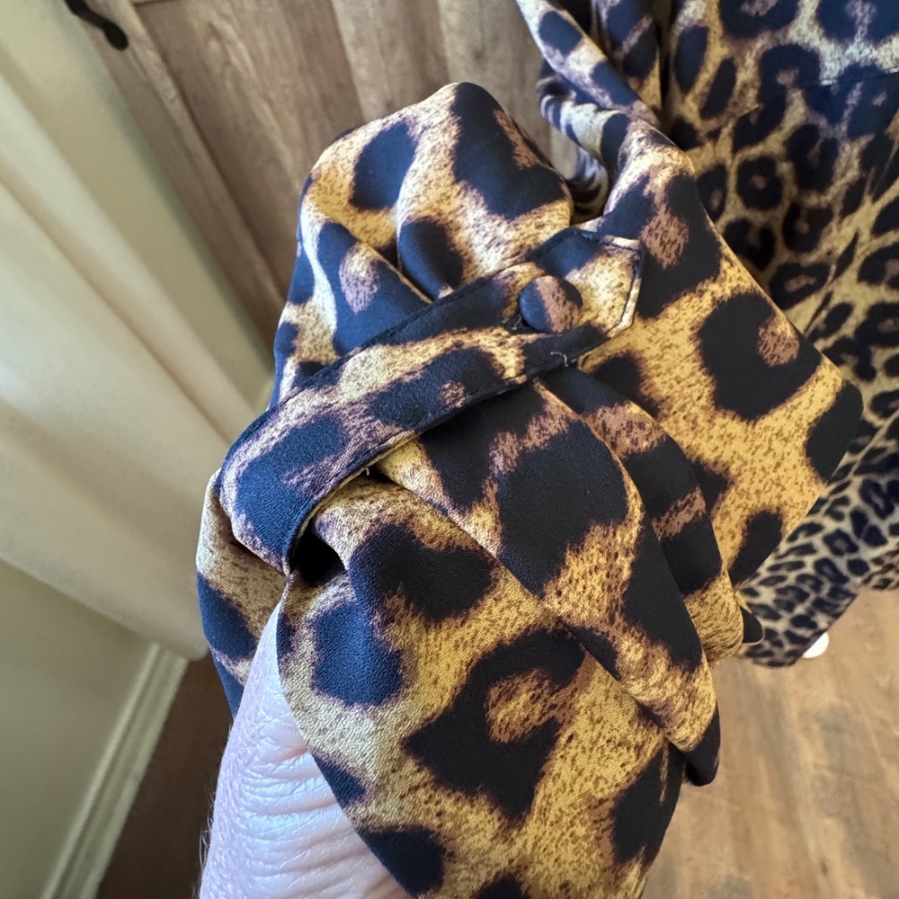 Blouse Torrid size 2 leopard animal print three quarter sleeve plus size 2XL - Picture 6 of 13